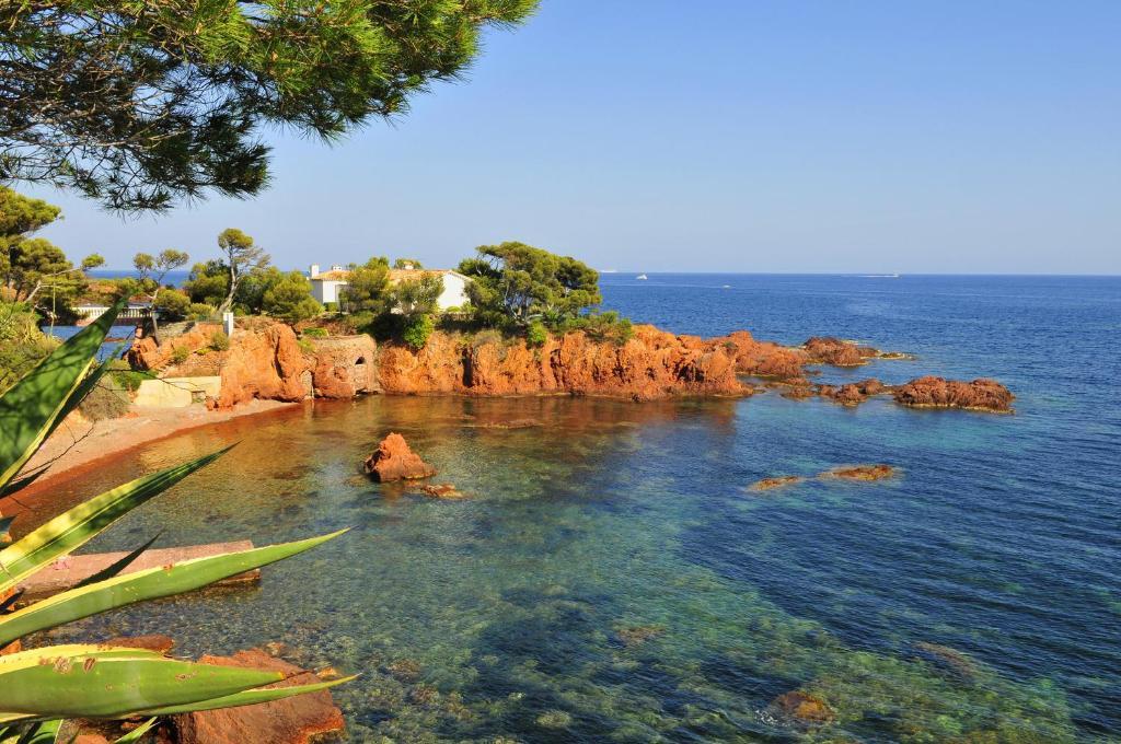Hotel Mileade Mediterranee - Port-Fréjus Екстериор снимка